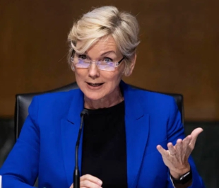 Michigan Gov. Jennifer Granholm to be the secretary of the Department of Energy